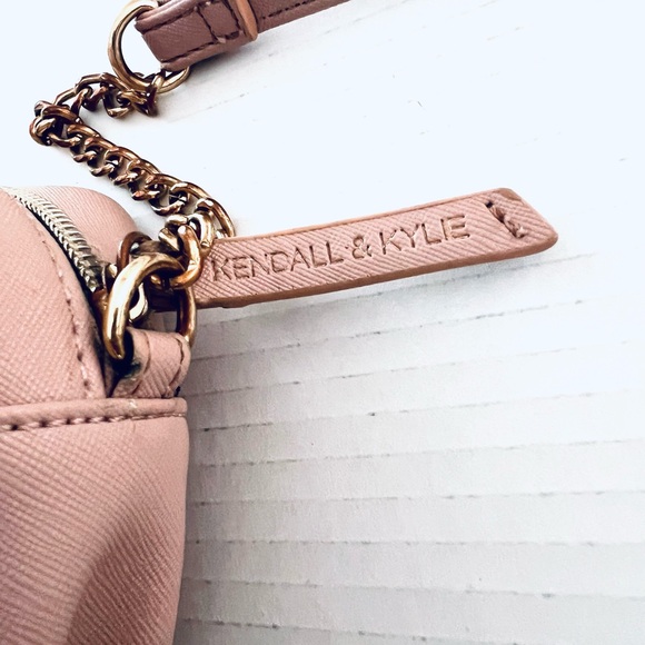 KENDALL AND KYLIE PALE PINK CROSS BODY PURSE BAG - Picture 3 of 8